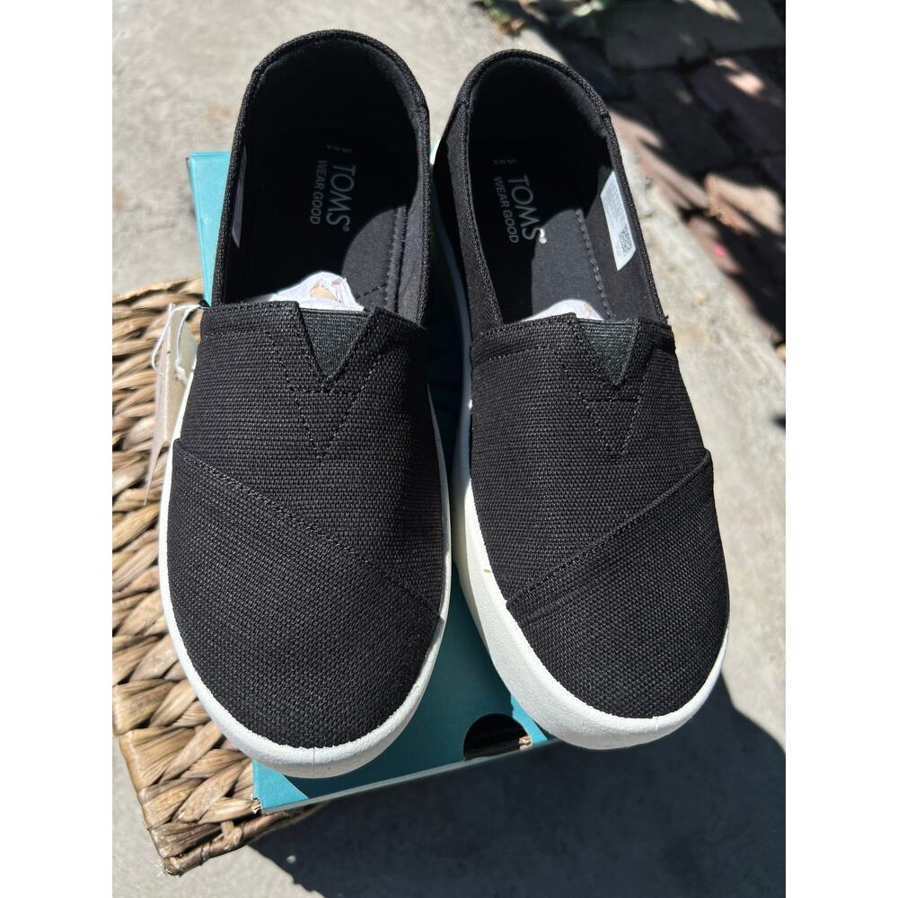 Toms Women's Verona Slip On Sneaker Black Heritage Size 9